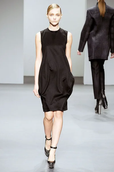 Look 18